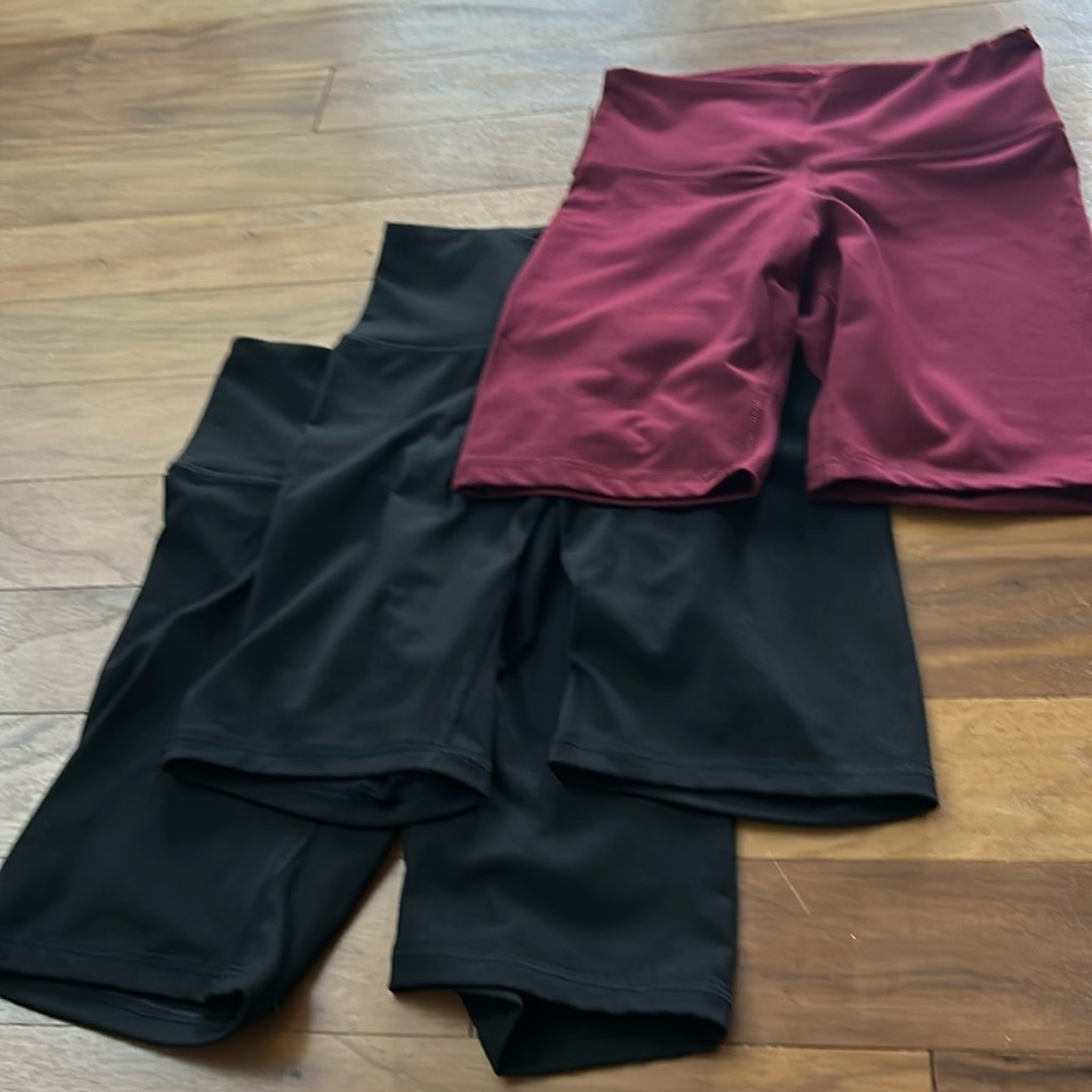 Old Navy Go-Dry 6” Leggings Size S!